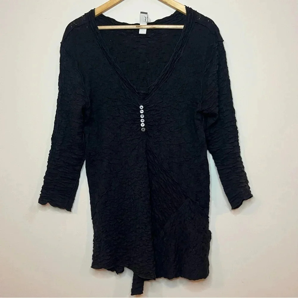 NOBLU Black Artsy Boho Lagenlook Asymmetrical Buttons Top